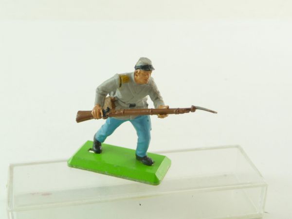 Britains Deetail Confederate Army soldier going ahead with rifle, movable arm