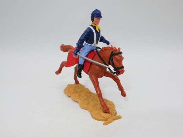 Timpo Toys Northerner 3rd version riding, soldier holding sabre sideways