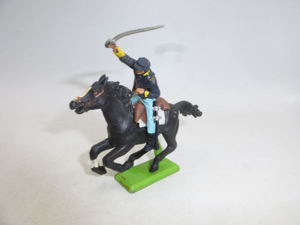 Britains Deetail Union Army Soldier riding, storming with sabre - great horse