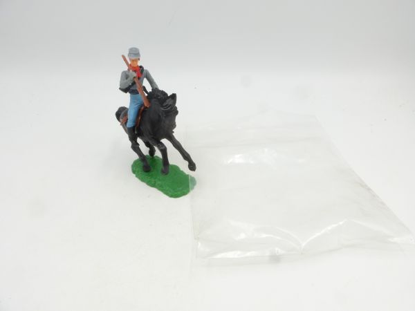 Elastolin 5,4 cm Southerner riding with rifle + sabre - in original bag