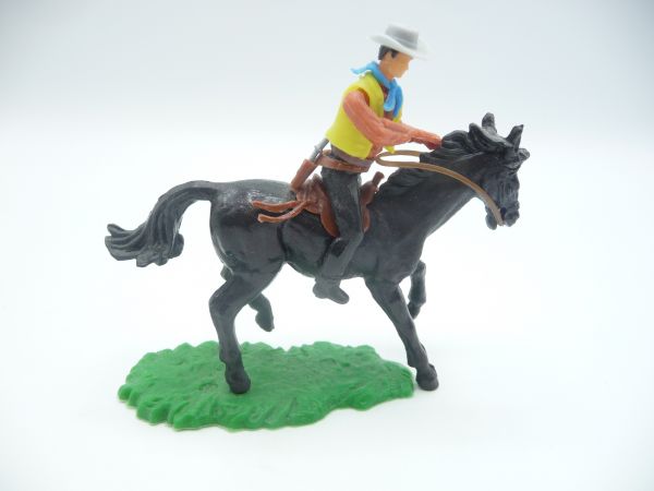 Elastolin 5,4 cm Cowboy riding, firing rifle - great horse