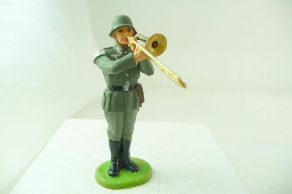 Elastolin 7 cm German Wehrmacht 1939: Soldier standing with trombone, No. 10250