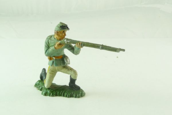 Nardi Soldier kneeling firing - early figure