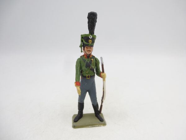 Starlux Waterloo soldier, rifle sideways