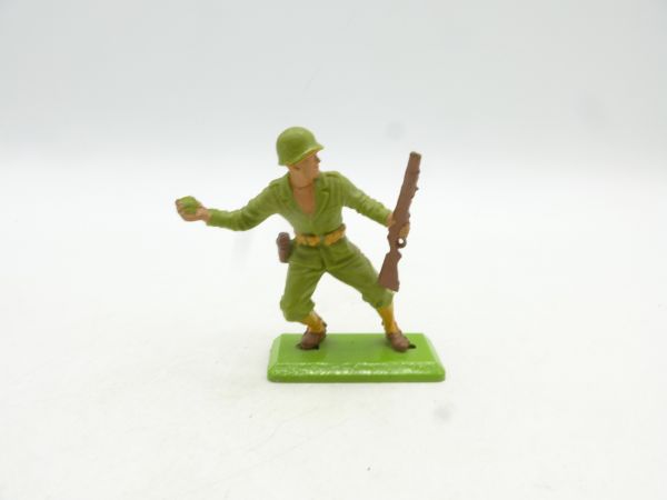 Britains Deetail American with hand grenade + rifle