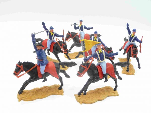 Timpo Toys 6 Union Army soldiers 2nd version riding incl. 7th Cavalry flag