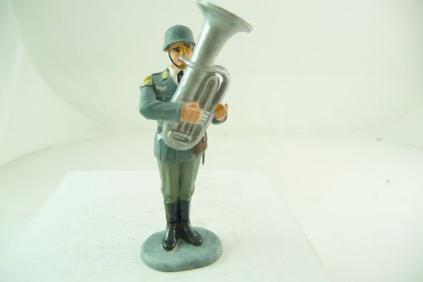 Preiser 7 cm Luftwaffe: Soldat mit großem Bass - Sammlerbemalung