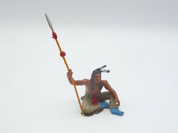 Elastolin 7 cm Indianer sitzend mit Speer, Nr. 6835 - sehr guter Zustand