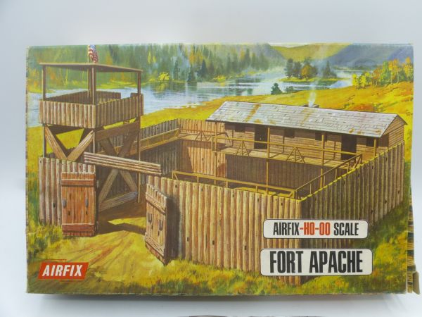 Airfix 1:72 Fort Apache, A Snap Together Model + Fahne