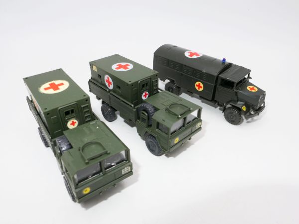 Roco Minitanks 3 large ambulance trucks
