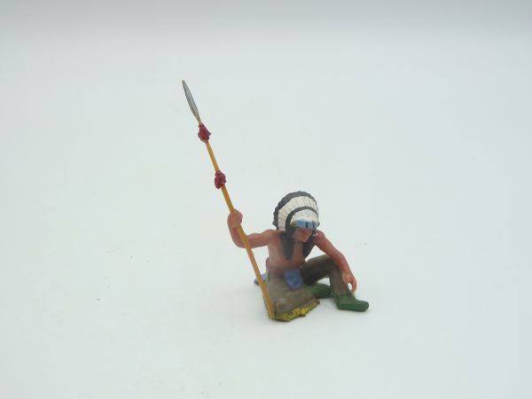 Elastolin 4 cm Chief sitting, spear upright - modification, nice figure
