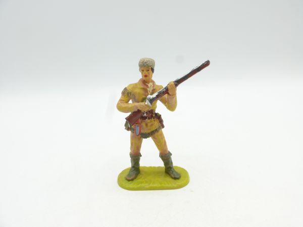 Elastolin 7 cm Trapper standing with rifle, No. 6980, painting 2
