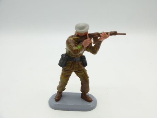 Britains Deetail SAS Commando Parachutists, soldier with rifle