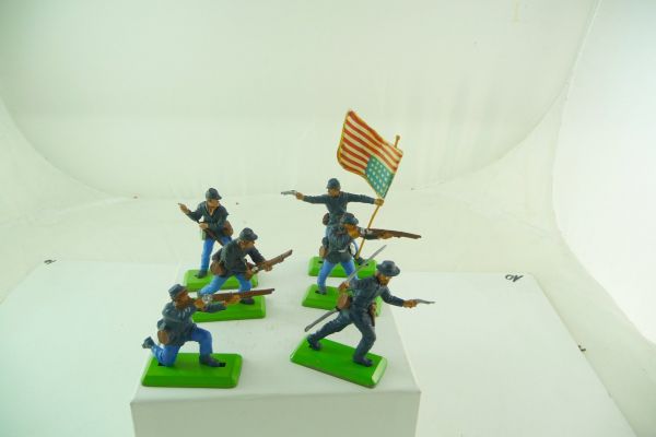 Britains Deetail Complete set of Union Army soldiers on foot, fixed arms