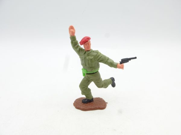 Timpo Toys Englishman running with pistol, red beret