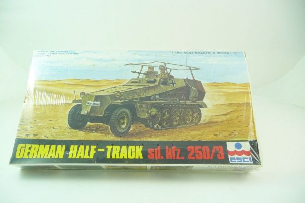 Esci German Half Track s.d.kfz 250/3, Nr. 8027 - OVP, Teile am Guss