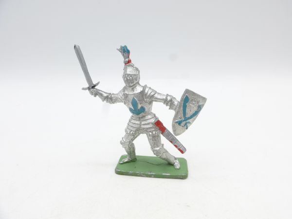 Crescent Knight standing with sword lunging + shield