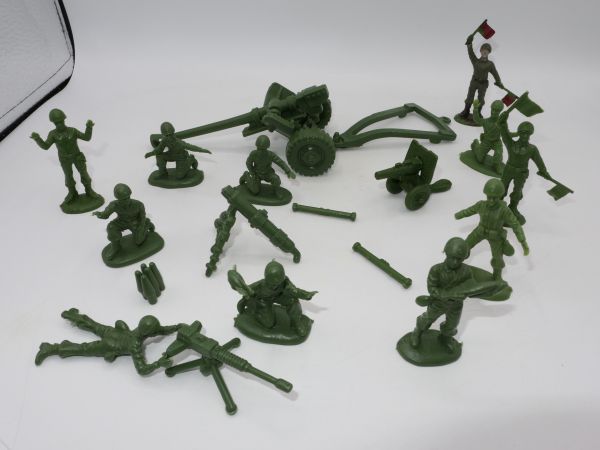 Atlantic 1:32 Large WW convolute with soldiers + guns