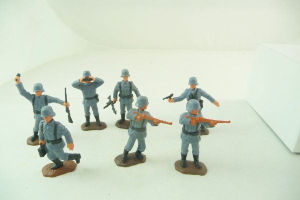 Timpo Toys 7 different German soldiers, fixed helmet