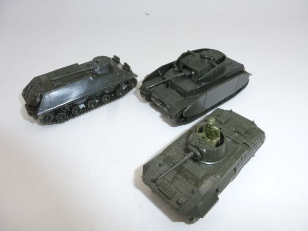 Roco 3 Fahrzeuge (Pz lang, Panzer IV, DB6M)