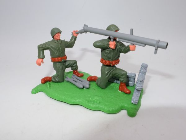 Timpo Toys Mini diorama, bazooka with Americans