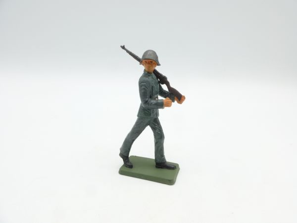 Starlux Swiss soldier (music corps), parade soldier rifle shouldered