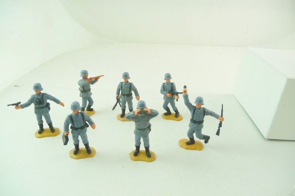 Timpo Toys 7 different German soldiers, fixed helmet