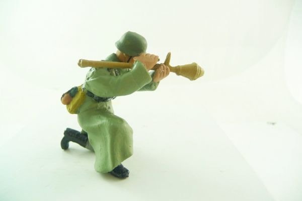 Mini Forma German soldier kneeling with bazooka