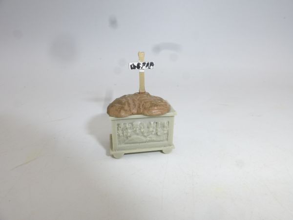 Shrine with cross, suitable for 4 cm series