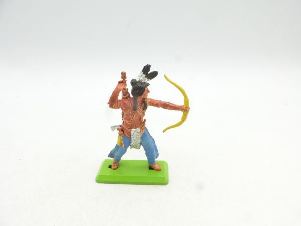Britains Deetail Indian with bow, taking arrow