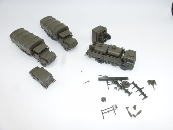 Roco Minitanks Large vehicle collection with many individual parts