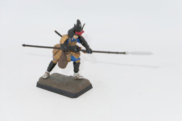 Samurai kämpfend (ca. 7 cm Größe, Kunststoff) - tolle Figur