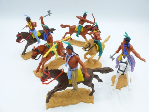 Timpo Toys Great set of Indians 3rd version riding (6 figures)