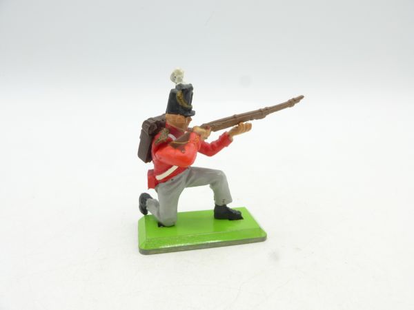 Britains Deetail English soldier kneeling shooting (movable arm)