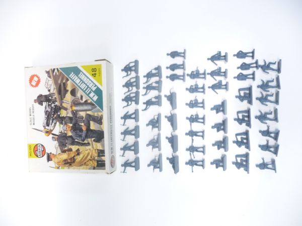Airfix 1:72 WW II Luftwaffe Personnel No. 01755-6 - figures loose, complete