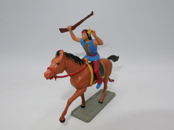 Starlux Indian / Apache on horseback, rifle raised