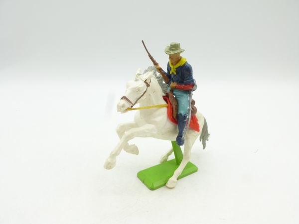 Britains Deetail Soldier 7th Cavalry riding, rifle at hip
