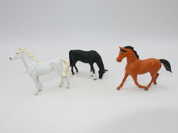 Set of 3 horses for the 4 cm series e.g. Elastolin or Merten