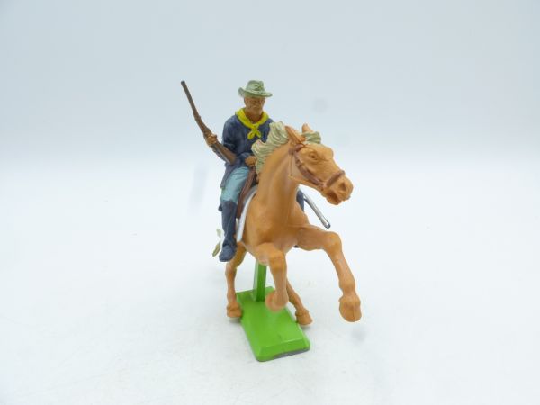 Britains Deetail Soldier 7th cavalry riding, rifle on hip