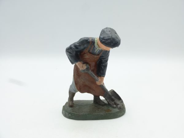 Figure with spade (probably replica), 10/11 cm series