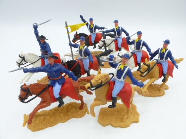 Timpo Toys Set of Northerners 2nd version on horseback (8 figures)