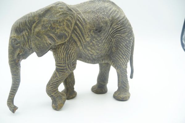 Lineol Young elephant walking - extraordinary good condition