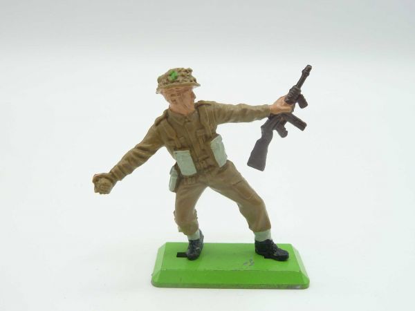 Britains Deetail English soldier with hand grenade + MG