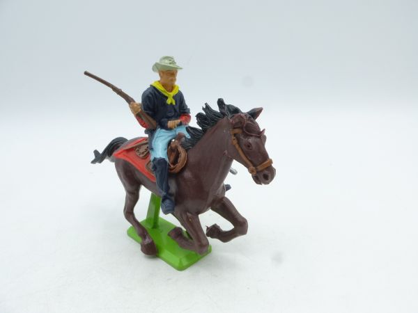 Britains Deetail Soldier 7th Cavalry riding, rifle on his hip