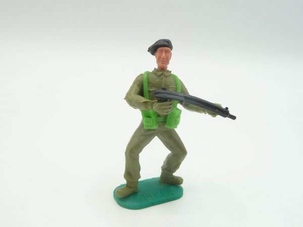 Timpo Toys Englischer Soldat 1. Version, MP vor dem Körper, schwarzes Barett