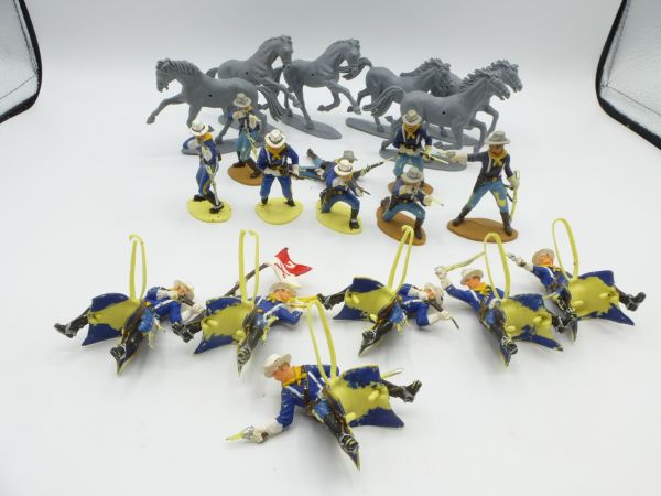 Airfix 1:32 7th US Cavalry, 6 Pferde mit Reitern (alle Haltepins ok) + Fußfiguren