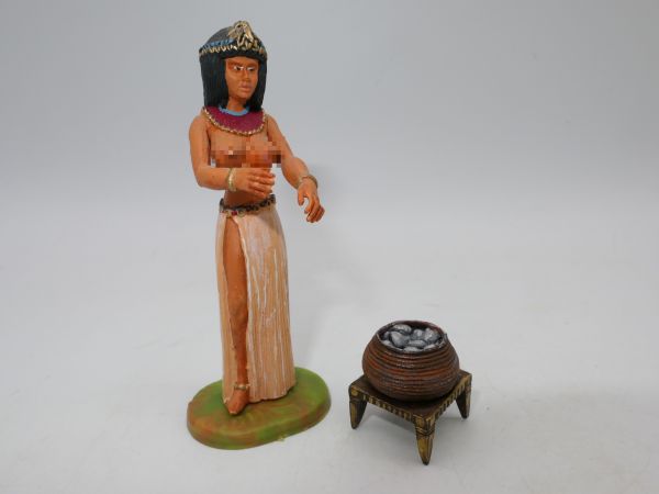 Tomker Models Egypt: Court lady (75 mm size)