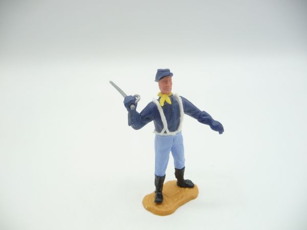 Timpo Toys Union Army soldier 2nd version standing, striking with sabre from above