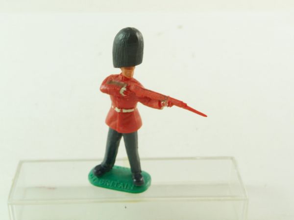 Timpo Toys Guardsman 1st version standing, firing with rifle