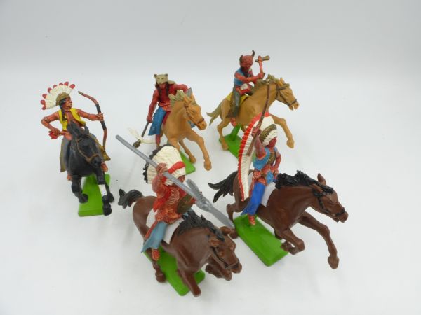 Britains Deetail Indians on horseback (5 figures) - nice set